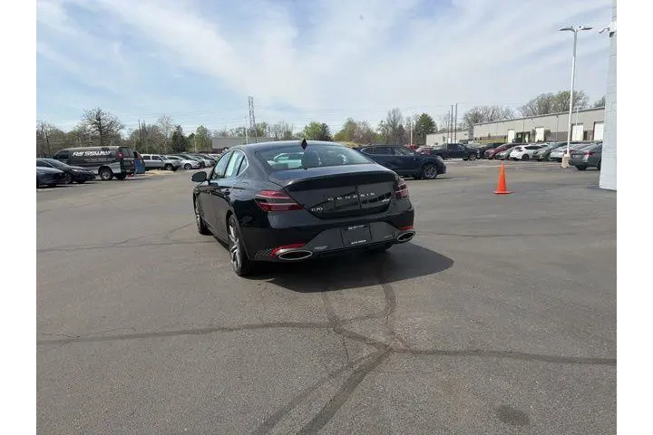 $31980 : Genesis G70 2025 2.5T Standa image 10