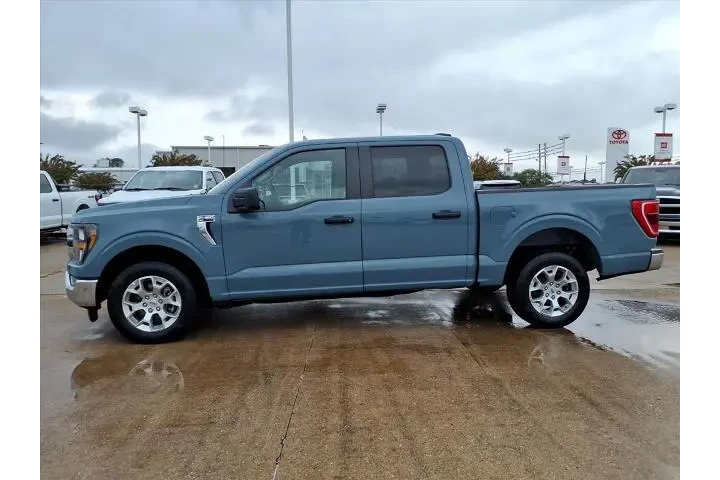 $32988 : Ford F-150 2023 4x2 XLT 4dr image 2