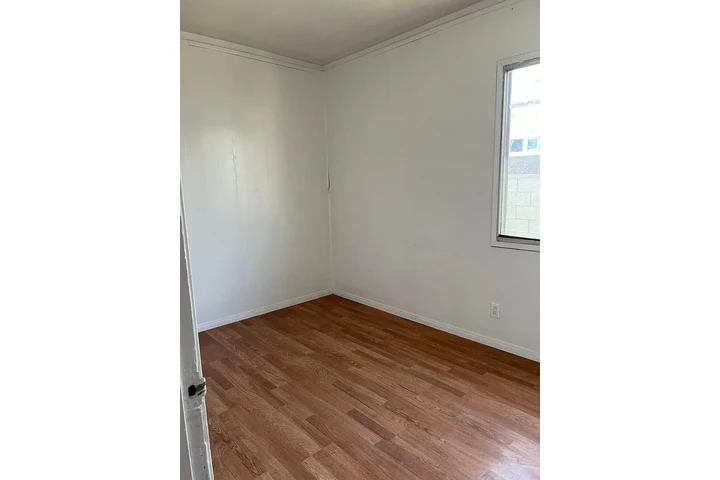 $1200 : Norwalk - Single Family Home image 8