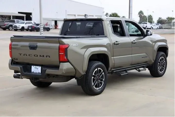 $38314 : Toyota Tacoma 2024 4x4 TRD S image 8