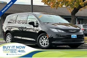 Chrysler Voyager 2024 LX 4dr en Stockton