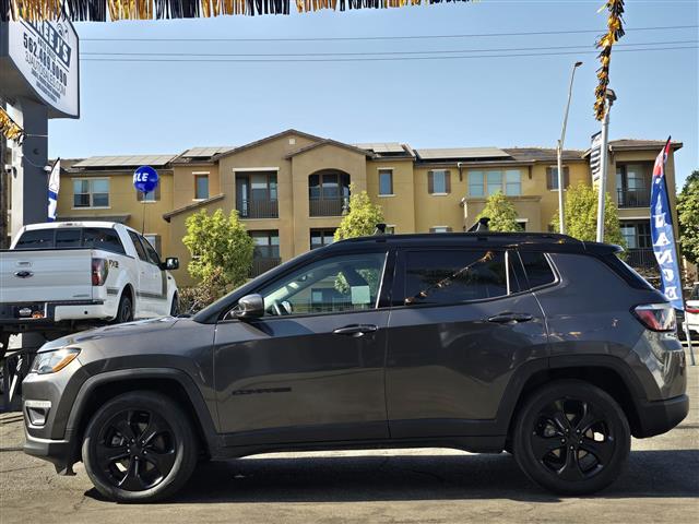 2018 JEEP COMPASS LATITUDE image 3