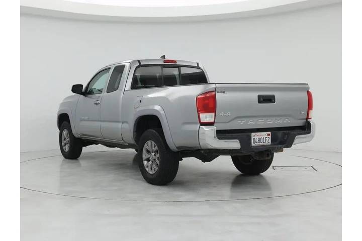 $28998 : Toyota Tacoma 2017 4x4 SR5 V image 2
