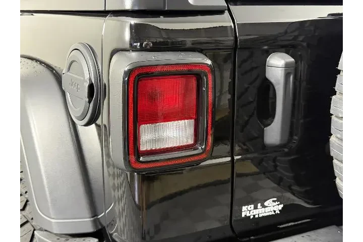 Jeep Wrangler 2022 4x4 Sport image 8