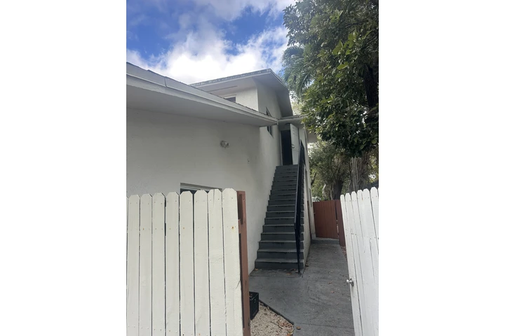 $850 : Habitaciones en North Miami image 1