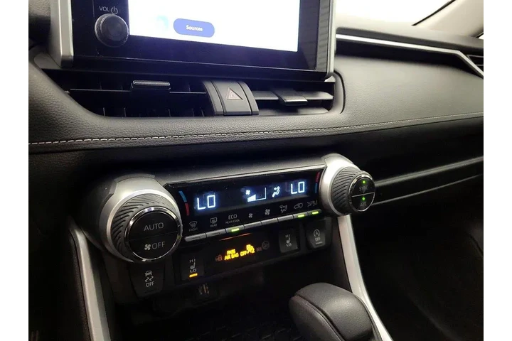 $30998 : Toyota RAV4 2024 XLE 4dr SUV image 8