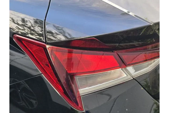 $18950 : Hyundai ELANTRA 2021 SEL 4dr image 6