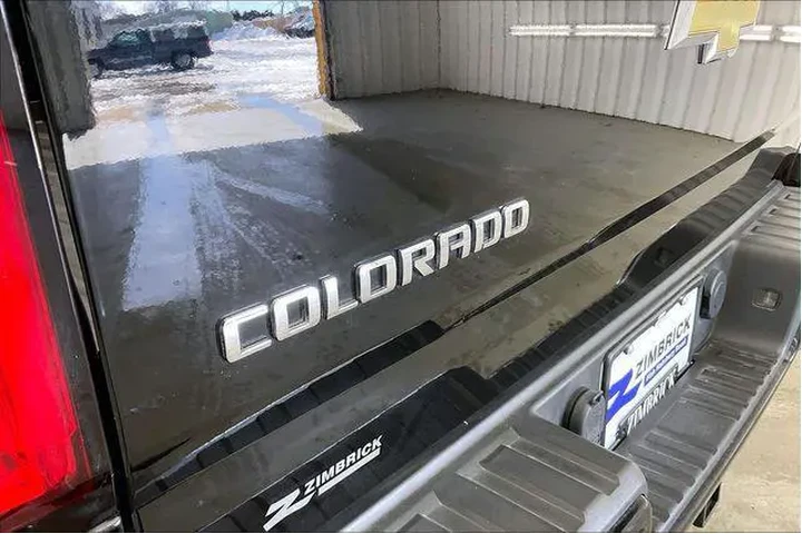 $21490 : Chevrolet Colorado 2016 4x4 image 9