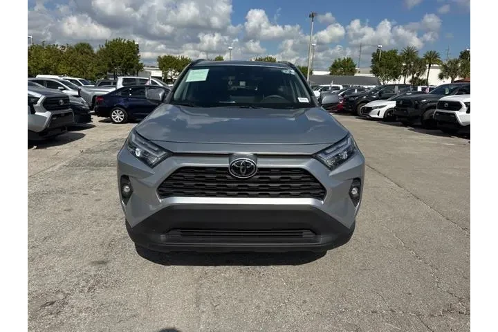 $24988 : Toyota RAV4 2022 XLE Premium image 8