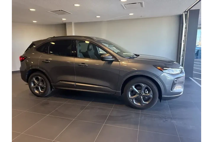 $20984 : Ford Escape 2023 AWD ST-Line image 6