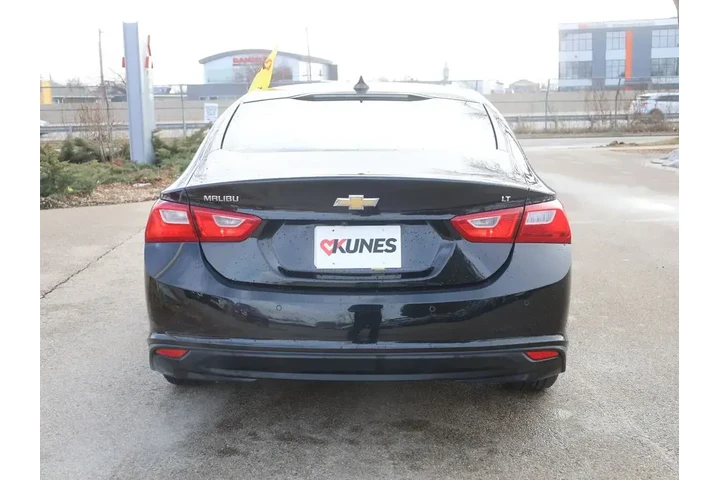 $17777 : Chevrolet Malibu 2024 LT 4dr image 8