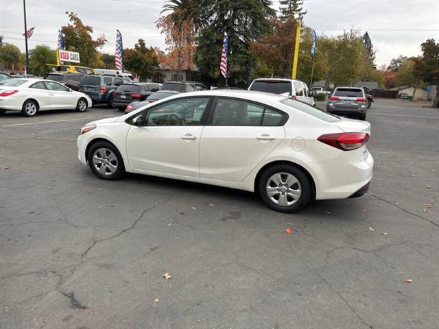 $9595 : 2017 Forte S image 3