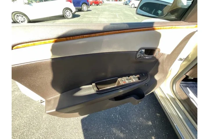 2011 Malibu LT image 7