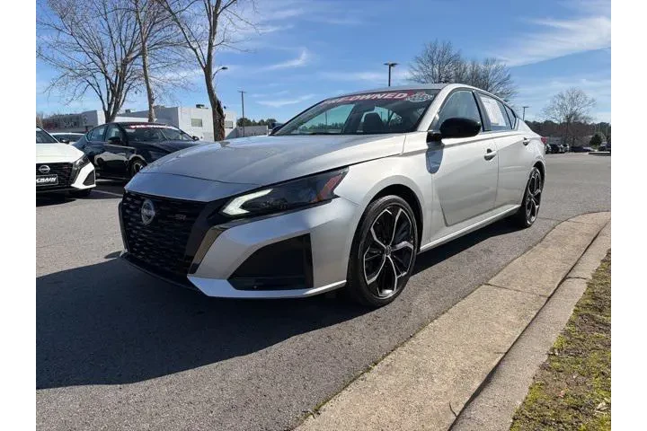 $21903 : Nissan Altima 2024 2.5 SR 4d image 3