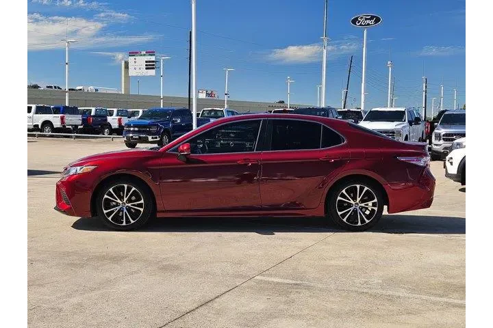 $17100 : Toyota Camry 2018 LE 4dr Sed image 6