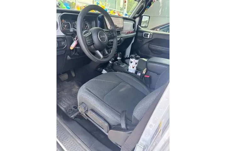 $38806 : Jeep Wrangler 2024 4x4 Sport image 4