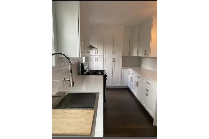 $2200 : Private House image 6