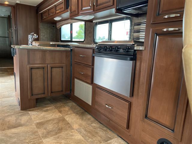 $55995 : 2013 Fleetwood Bounder M-34M image 7