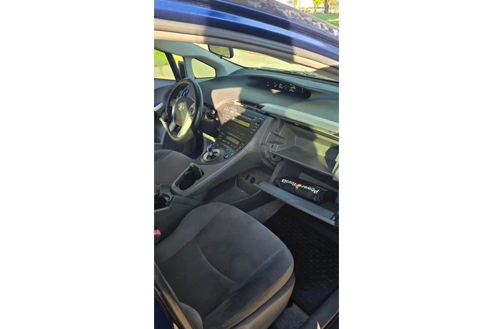 $3800 : Toyota Prius 2010 image 1