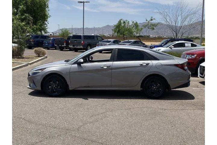 $16632 : Hyundai ELANTRA 2023 SEL 4dr image 6