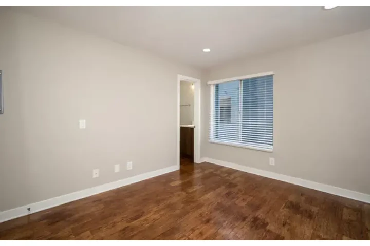 $2550 : 1274 N Crescent Heights Blvd, image 4