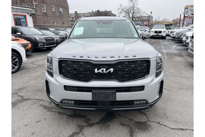 $31990 : Kia Telluride 2022 AWD SX 4d image 2