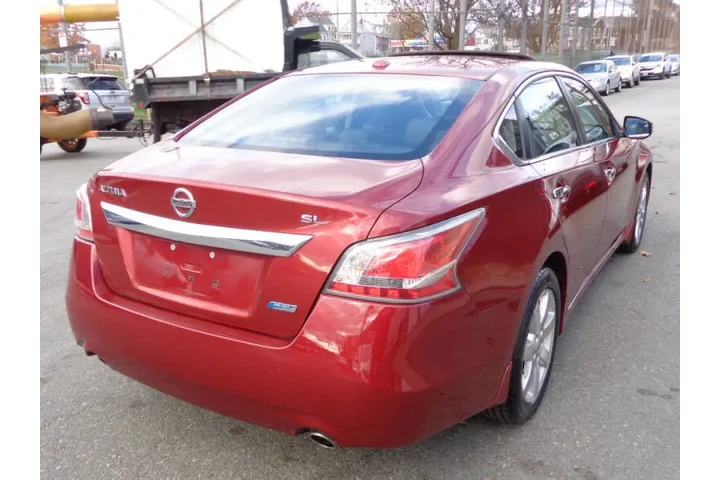 $6950 : 2014 Altima 2.5 SL image 4