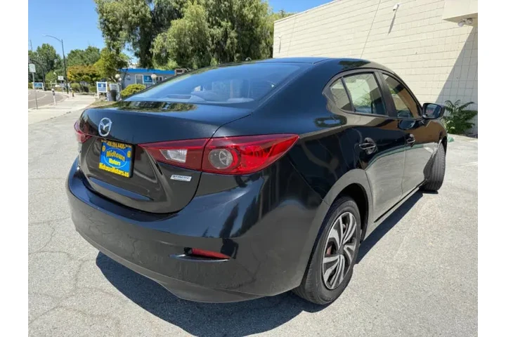 2016 MAZDA3 i Sport image 6