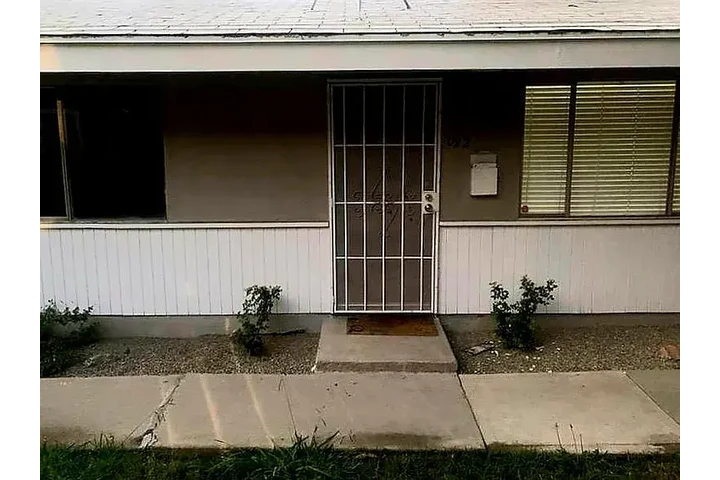 $1450 : Hot 2bd 1ba at Riverside image 1