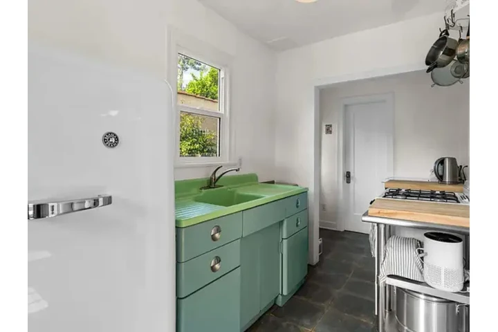 $800 : PROPERTY FOR RENTALS image 3