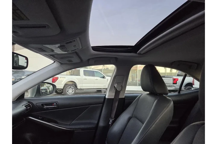 $18950 : Lexus IS 250 2014 4dr Sedan image 4