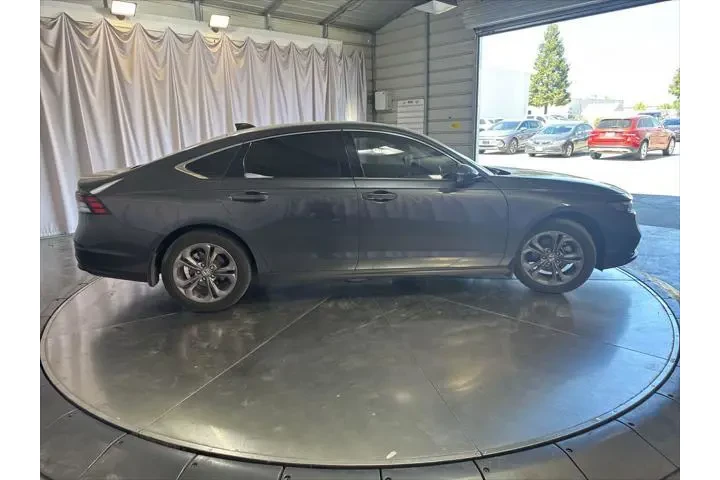 $26499 : Honda Accord 2023 EX 4dr Sed image 4