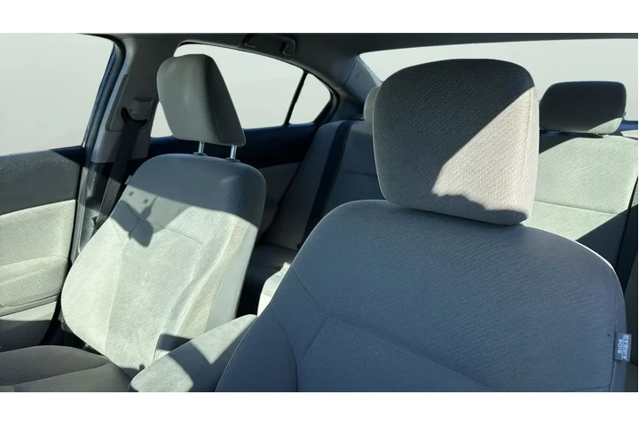 $7997 : Honda Civic 2013 LX 4dr Seda image 10