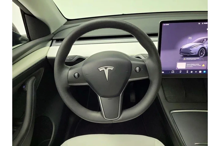 $39998 : Tesla Model Y 2023 AWD Long image 10