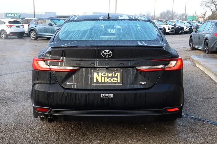 $25988 : 2025 Camry SE image 5