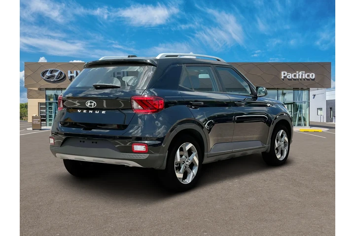 $23450 : Hyundai VENUE 2024 SEL 4dr C image 7