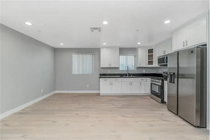 $3550 : Beautiful Home 3B/2B image 3