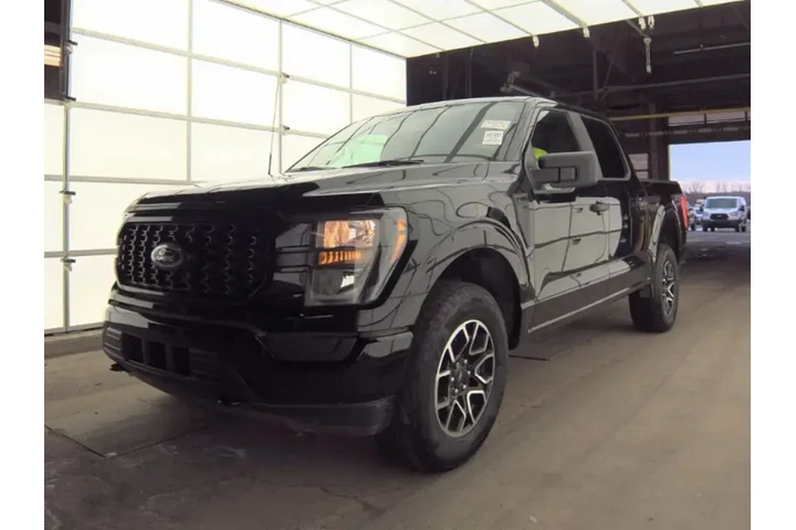 $31799 : Ford F-150 2023 4x4 XL 4dr S image 2