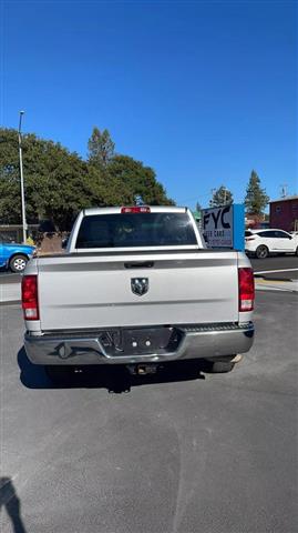 $15933 : 2018 RAM 1500 CREW CAB image 4