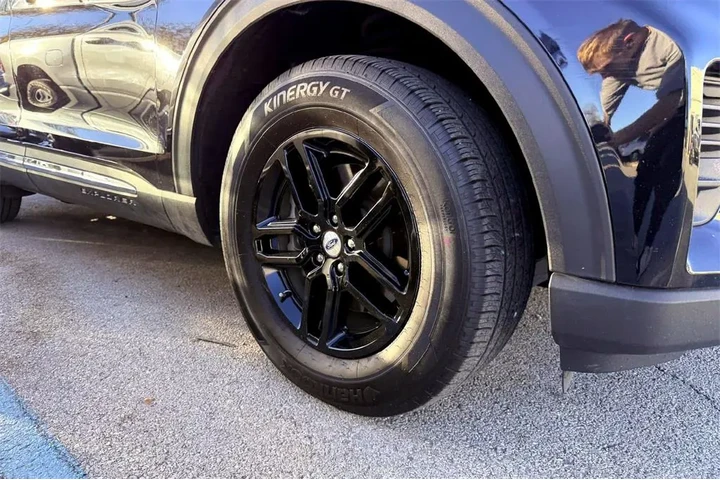 $39994 : Ford Explorer 2025 Active 4d image 4