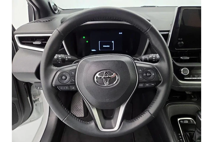 $24998 : Toyota Corolla Hatchback 202 image 10