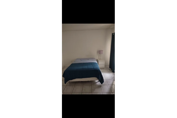 $750 : Renta de Habitación para Dama image 1