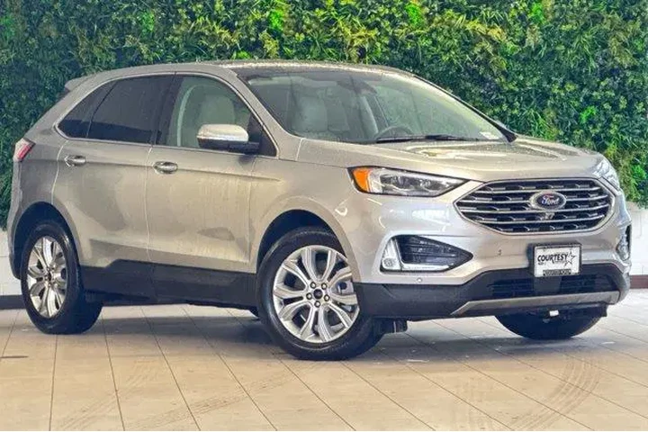 $28352 : Ford Edge 2023 AWD Titanium image 1