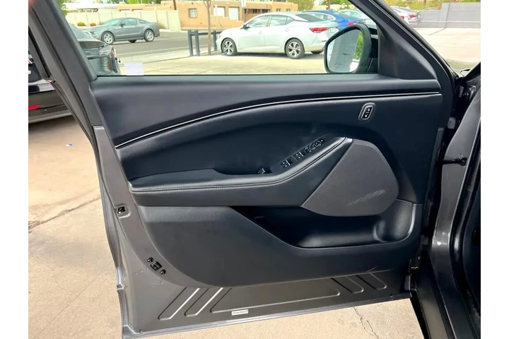 $25500 : 2023 Mustang Mach-E Select image 10
