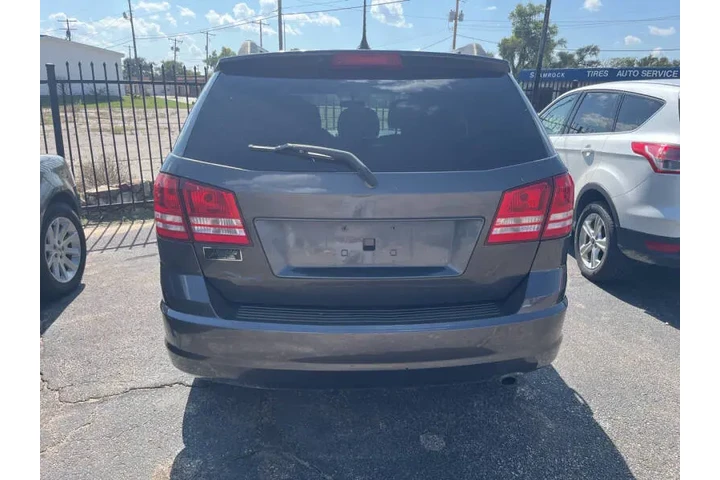 2018 Journey SE image 3
