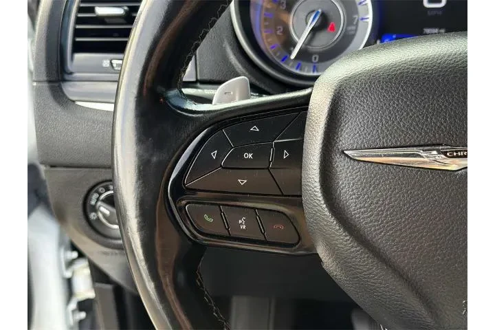 $19900 : Chrysler 300 2021 S V6 4dr S image 9