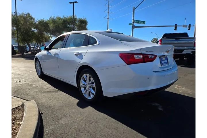 $17994 : Chevrolet Malibu 2024 LT 4dr image 4