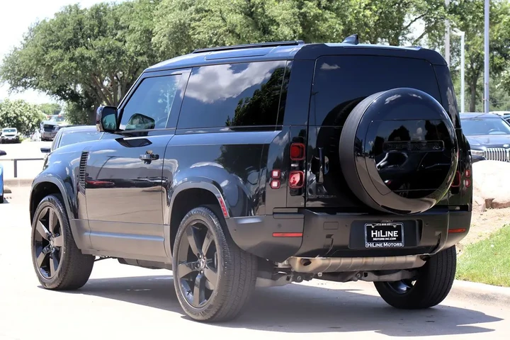 $38998 : 2023 Defender S image 10