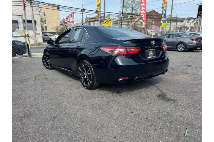 2018 TOYOTA CAMRY2018 TOYOTA image 9