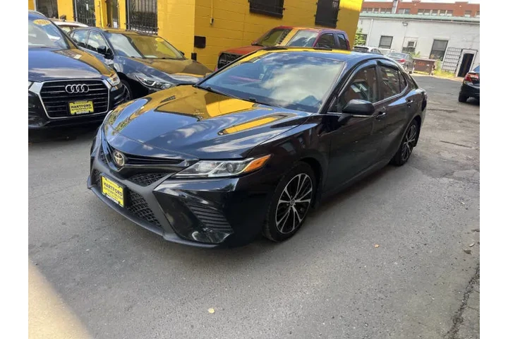 $17499 : 2020 Camry SE image 4